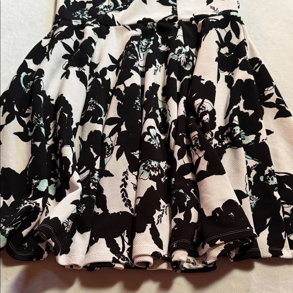 Torrid floral fit and flare dress - Picture 3 of 8